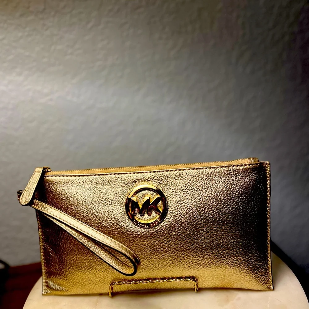 Michael Kors NWOT long gold leather wristlet clutch purse